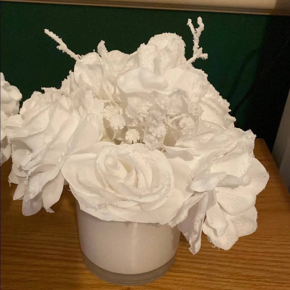 Elegant White Floral Arrangements